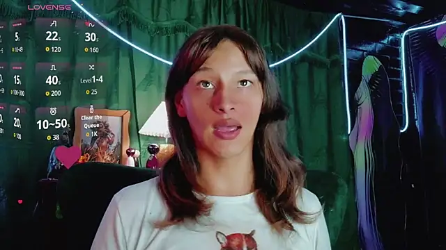 Snapshot of Summer_XO chatting on February 11, 2026, 10:31 pm Summer XO online show from February 11, 2026, 10:31 pm