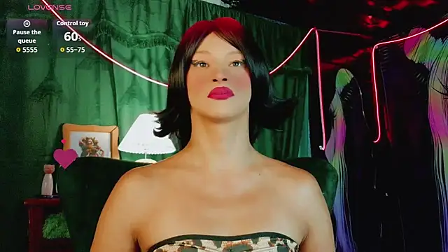 Snapshot of Summer_XO chatting on February 23, 2026, 10:32 pm Summer XO online show from February 23, 2026, 10:32 pm