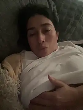 andreaisis2 online show from April 11, 2026, 2:21 pm