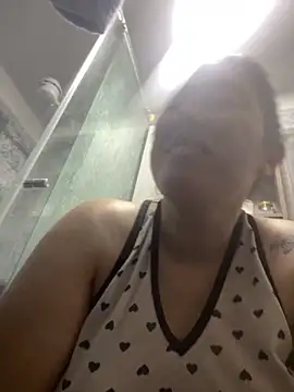 Snapshot of andreaisis2 chatting on March 17, 2025, 4:43 pm andreaisis2 online show from March 17, 2025, 4:43 pm