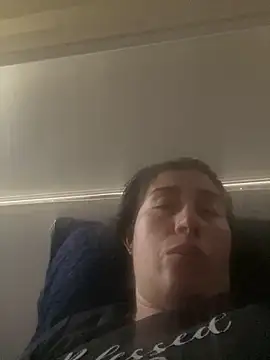 Snapshot of andreaisis2 chatting on March 8, 2025, 9:08 pm andreaisis2 online show from March 8, 2025, 9:08 pm