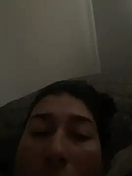 andreaisis2 online show from April 5, 2026, 5:41 pm