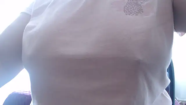 Snapshot of andreaisis2 chatting on October 7, 2025, 7:37 pm andreaisis2 online show from October 7, 2025, 7:37 pm