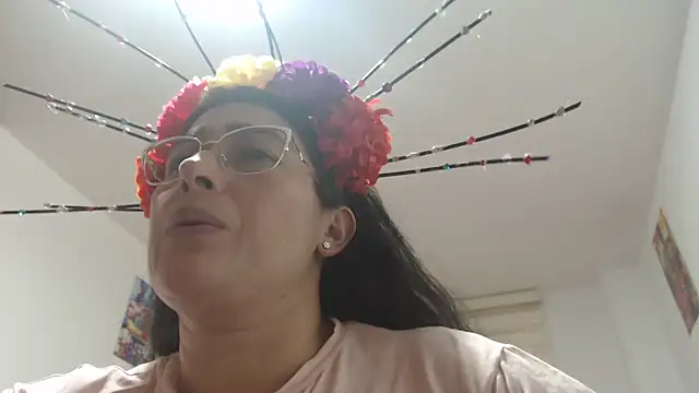 Snapshot of andreaisis2 chatting on October 31, 2025, 9:00 pm andreaisis2 online show from October 31, 2025, 9:00 pm