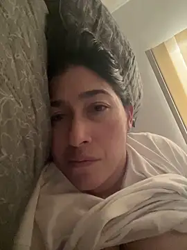 andreaisis2 online show from April 14, 2026, 3:39 pm