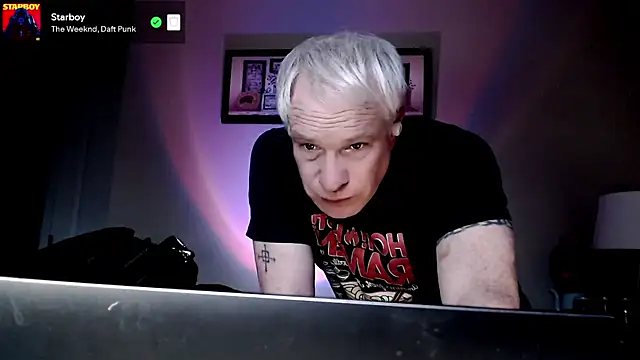 Snarfle82 online show from November 6, 2025, 5:39 pm