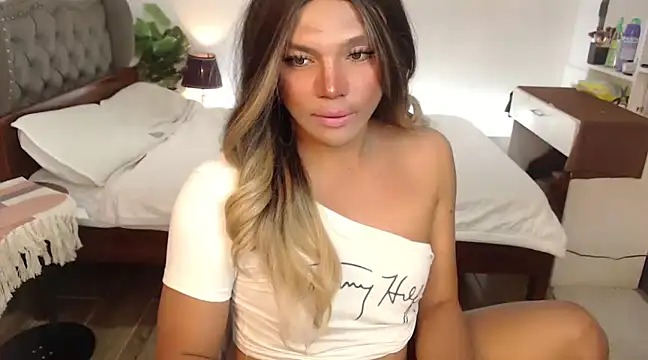 Snapshot of liaa_lurrecams chatting on February 24, 2025, 7:41 pm liaa lurrecams online show from February 24, 2025, 7:41 pm