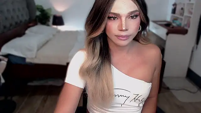 Snapshot of liaa_lurrecams chatting on October 19, 2025, 3:04 pm liaa lurrecams online show from October 19, 2025, 3:04 pm