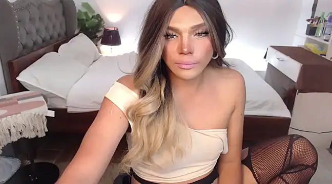 Snapshot of liaa_lurrecams chatting on February 23, 2025, 6:45 pm liaa lurrecams online show from February 23, 2025, 6:45 pm