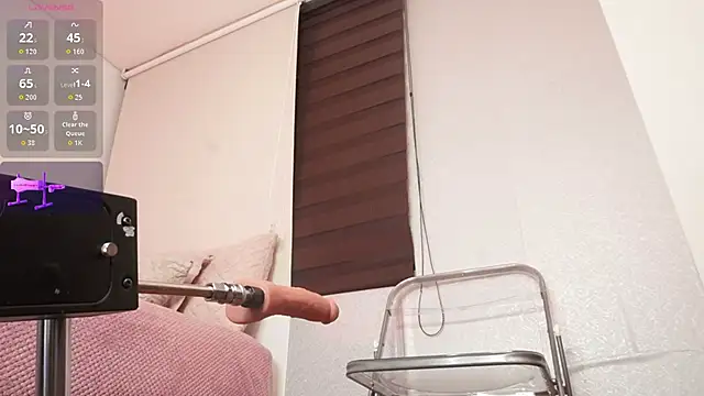 Snapshot of Alexxandra_12 chatting on February 8, 2026, 10:35 am Alexxandra 12 online show from February 8, 2026, 10:35 am