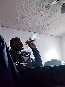 Snapshot of Daddy_hook chatting on March 15, 2025, 12:25 am Daddy hook online show from March 15, 2025, 12:25 am