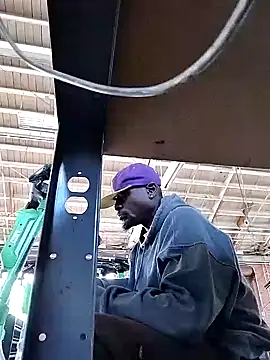 Snapshot of Daddy_hook chatting on December 18, 2024, 6:14 pm Daddy hook online show from December 18, 2024, 6:14 pm