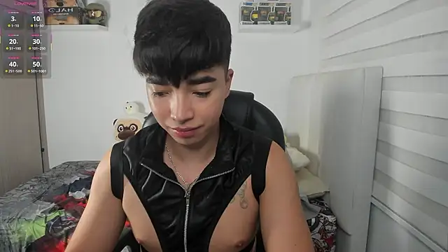 Snapshot of santy7v7 chatting on February 15, 2026, 1:32 pm santy7v7 online show from February 15, 2026, 1:32 pm