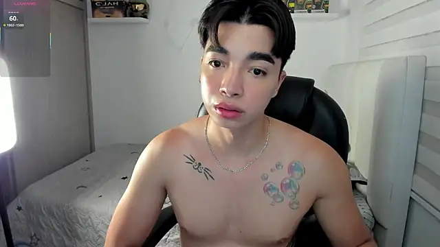 santy7v7 online show from December 18, 2025, 1:37 pm