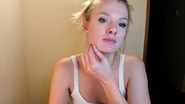 Annloveyou online show from January 4, 2025, 10:24 pm