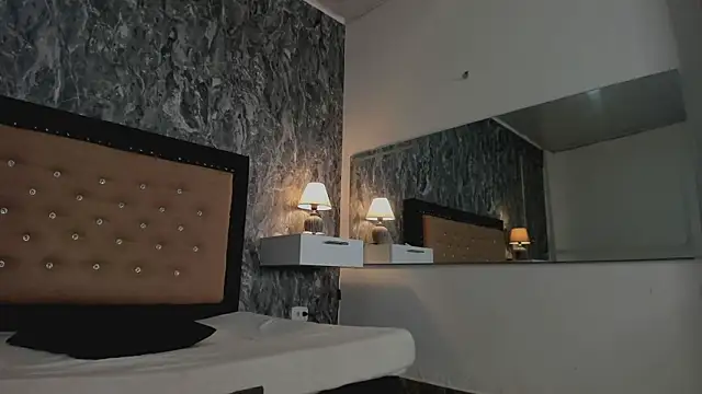 Lia sarahi online show from November 30, 2025, 11:44 am