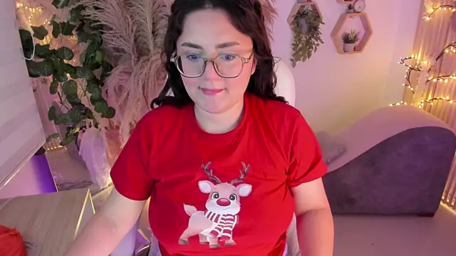 paulinacostello online show from November 25, 2025, 1:06 am