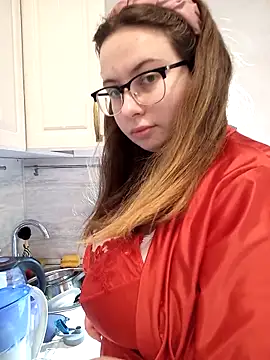 DienkaGreen online show from December 14, 2025, 1:06 pm