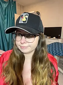 DienkaGreen online show from February 7, 2026, 7:44 pm