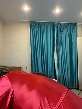 DienkaGreen online show from December 15, 2025, 6:30 am