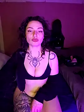 Snapshot of Moxxxie chatting on May 7, 2026, 3:15 pm Moxxxie online show from May 7, 2026, 3:15 pm