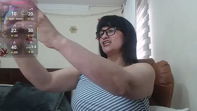 ISABEEL SOFIA01 online show from October 7, 2025, 7:15 pm