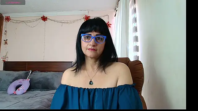 Snapshot of ISABEEL_SOFIA01 chatting on April 22, 2026, 5:09 pm ISABEEL SOFIA01 online show from April 22, 2026, 5:09 pm