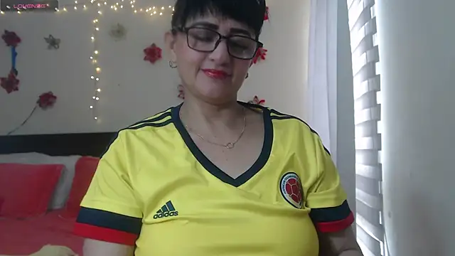 ISABEEL SOFIA01 online show from March 20, 2025, 6:42 pm