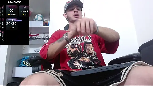 Snapshot of freestyle_blake1 chatting on November 6, 2025, 1:37 pm freestyle blake1 online show from November 6, 2025, 1:37 pm