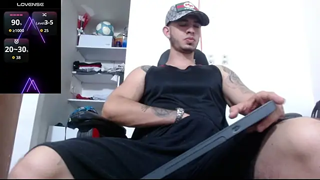 Snapshot of freestyle_blake1 chatting on November 4, 2025, 2:10 pm freestyle blake1 online show from November 4, 2025, 2:10 pm