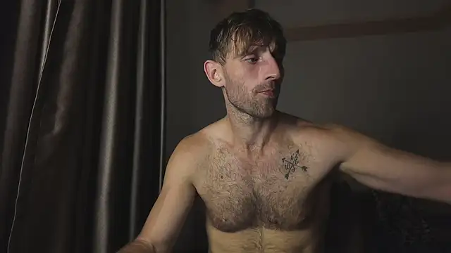 Snapshot of lukegunn chatting on September 11, 2025, 2:22 am lukegunn online show from September 11, 2025, 2:22 am