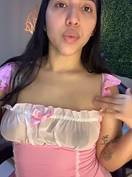 Snapshot of Amandanauty chatting on November 3, 2025, 7:28 pm Amandanauty online show from November 3, 2025, 7:28 pm