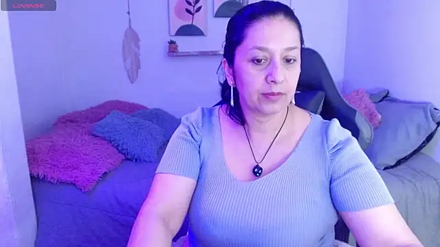 Snapshot of camilalatti chatting on May 10, 2026, 10:11 pm camilalatti online show from May 10, 2026, 10:11 pm