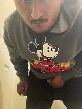 Snapshot of dro6969 chatting on January 5, 2025, 4:06 pm dro6969 online show from January 5, 2025, 4:06 pm