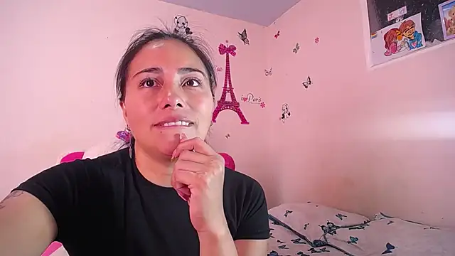 hanna girl21 online show from February 25, 2026, 8:19 pm