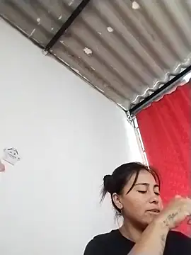 Snapshot of hanna_girl21 chatting on November 12, 2025, 7:29 pm hanna girl21 online show from November 12, 2025, 7:29 pm