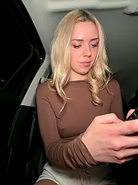 Snapshot of HopeHeaven chatting on December 20, 2025, 8:33 pm HopeHeaven online show from December 20, 2025, 8:33 pm