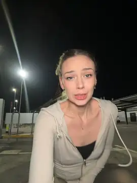 Snapshot of HopeHeaven chatting on February 6, 2025, 9:28 pm HopeHeaven online show from February 6, 2025, 9:28 pm