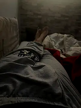 Snapshot of MAHKE12 chatting on October 13, 2025, 10:32 pm MAHKE12 online show from October 13, 2025, 10:32 pm