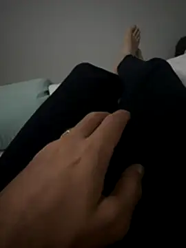 Snapshot of MAHKE12 chatting on November 3, 2025, 8:45 pm MAHKE12 online show from November 3, 2025, 8:45 pm