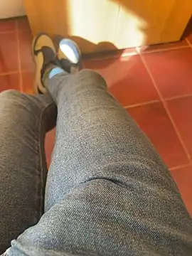 Snapshot of MAHKE12 chatting on November 21, 2025, 9:30 am MAHKE12 online show from November 21, 2025, 9:30 am