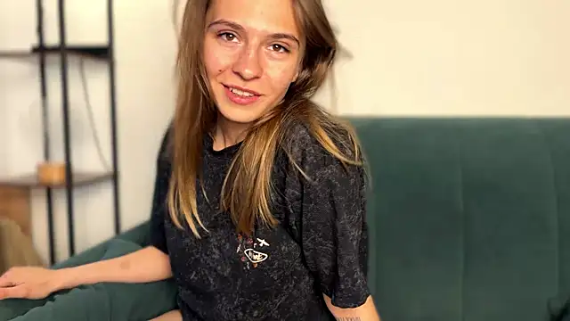 LovelyKatea online show from June 2, 2026, 2:28 pm