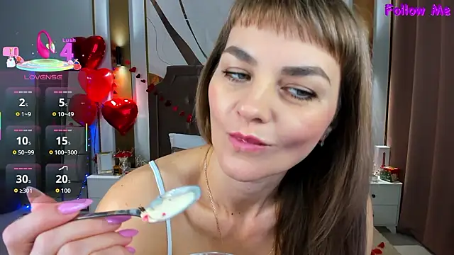 annasimonsj online show from February 14, 2026, 1:06 am