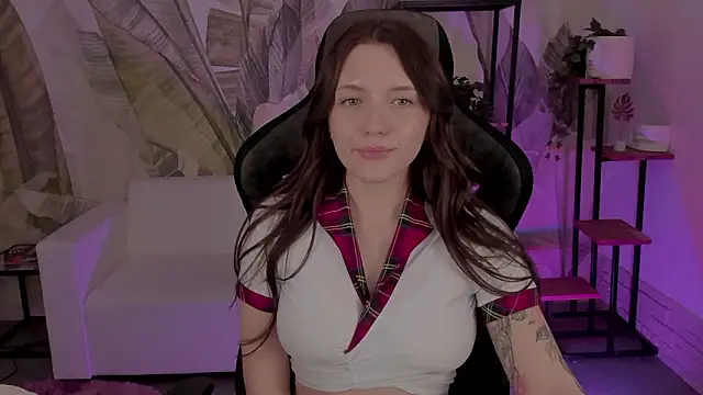 JennyDens online show from February 7, 2026, 1:52 pm