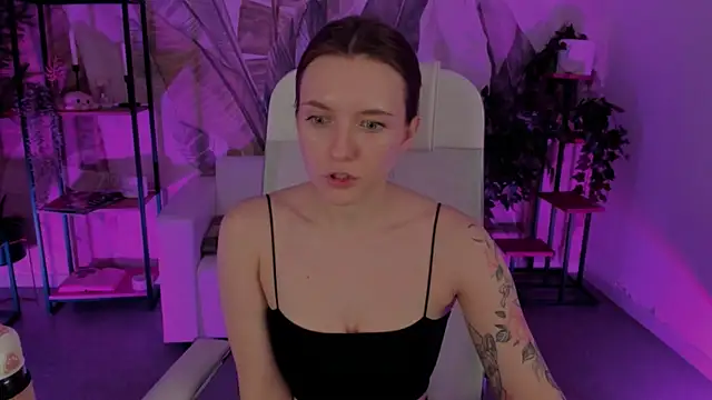 JennyDens online show from February 22, 2025, 8:40 am