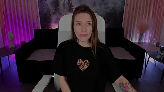 JennyDens online show from February 26, 2025, 2:41 am