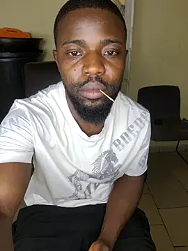 Snapshot of vannycov chatting on February 9, 2026, 7:01 pm vannycov online show from February 9, 2026, 7:01 pm