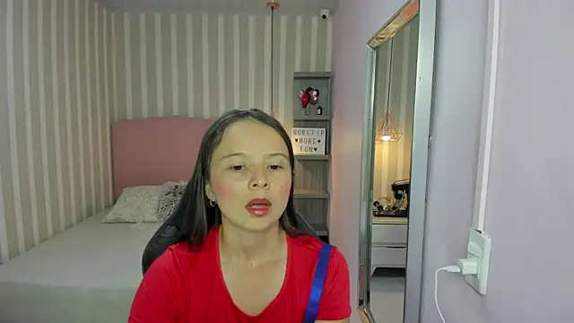 LORELAIGIVEN online show from October 8, 2025, 12:28 pm