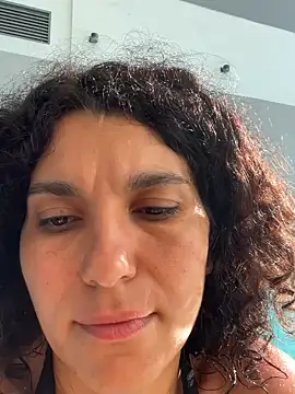  CurlySue  online show from May 22, 2026, 12:19 am