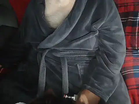 Snapshot of onkelgrau65 chatting on October 14, 2025, 2:23 am onkelgrau65 online show from October 14, 2025, 2:23 am